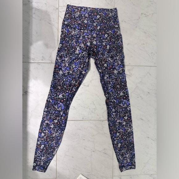 Lululemon align leggings size 4 flower - Picture 4 of 7